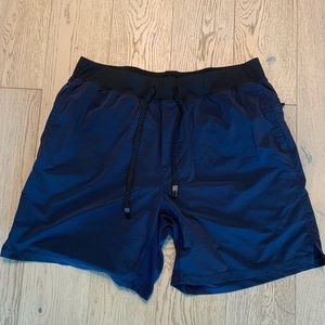 Fabletics Franchise Shorts 9”